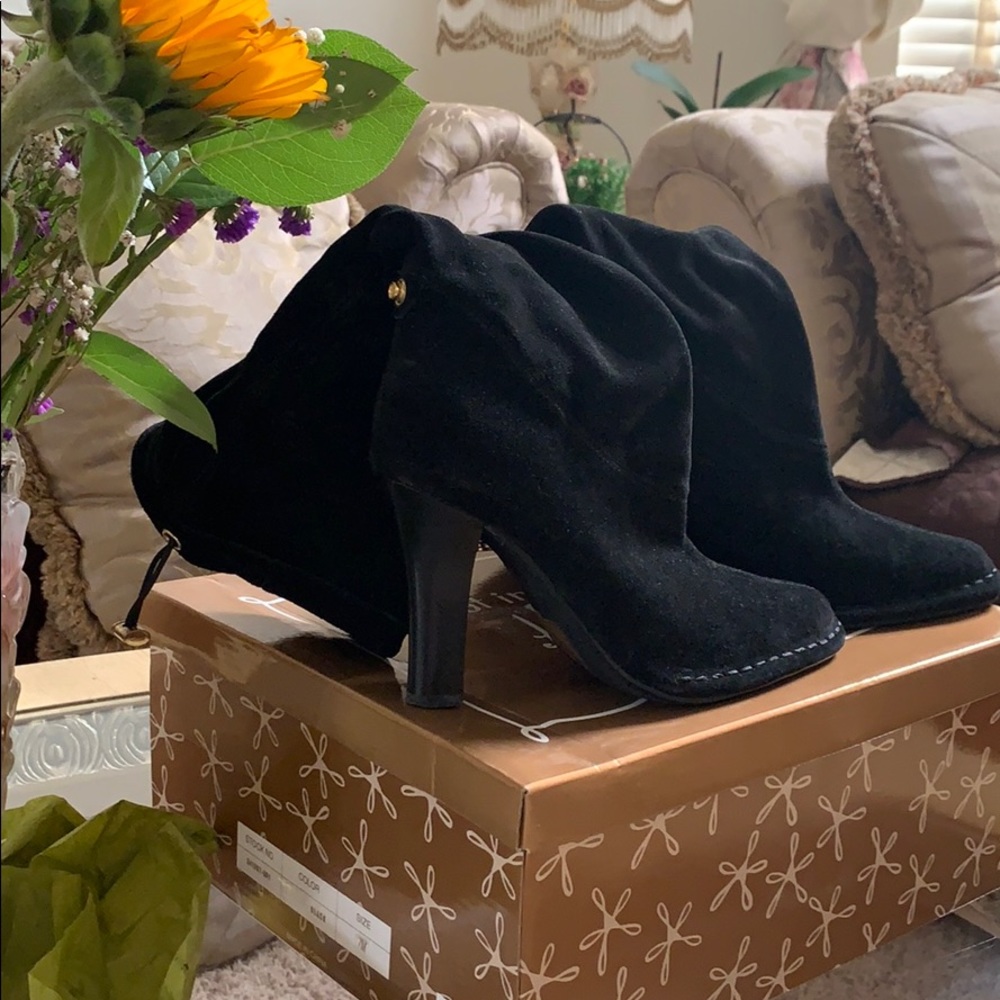 Hot in Hollywood suede convertible boots size 7M